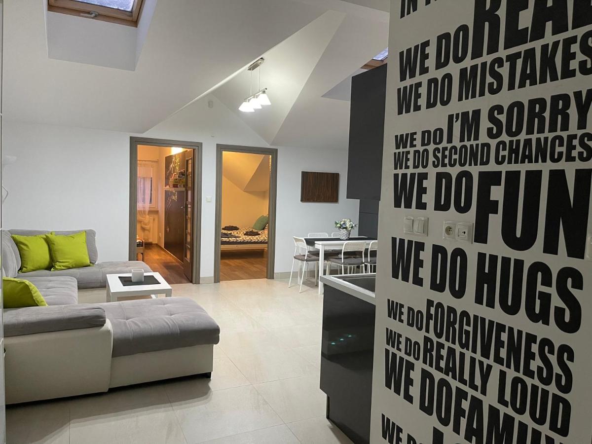 Apartament Rodzinny Ostrowiec Sw Островец-Свентокшиский Экстерьер фото