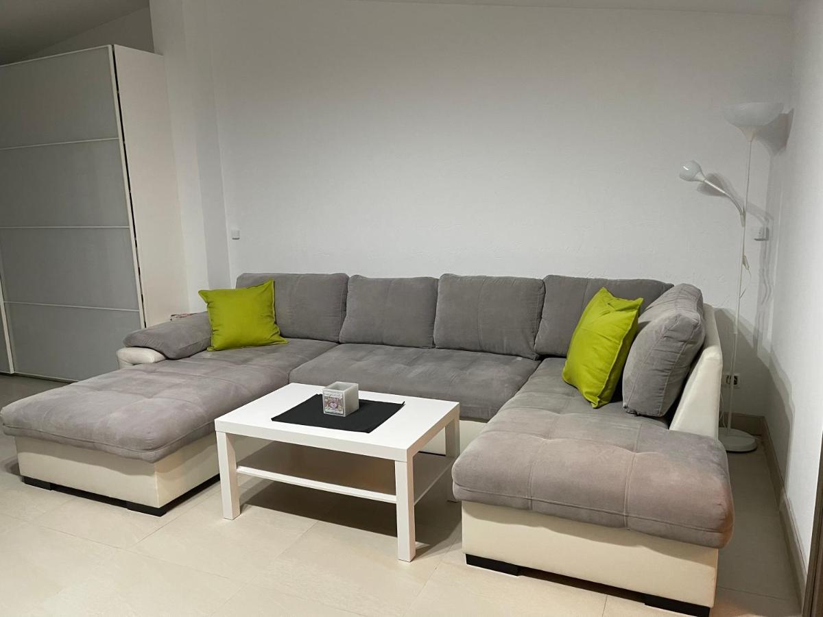 Apartament Rodzinny Ostrowiec Sw Островец-Свентокшиский Экстерьер фото