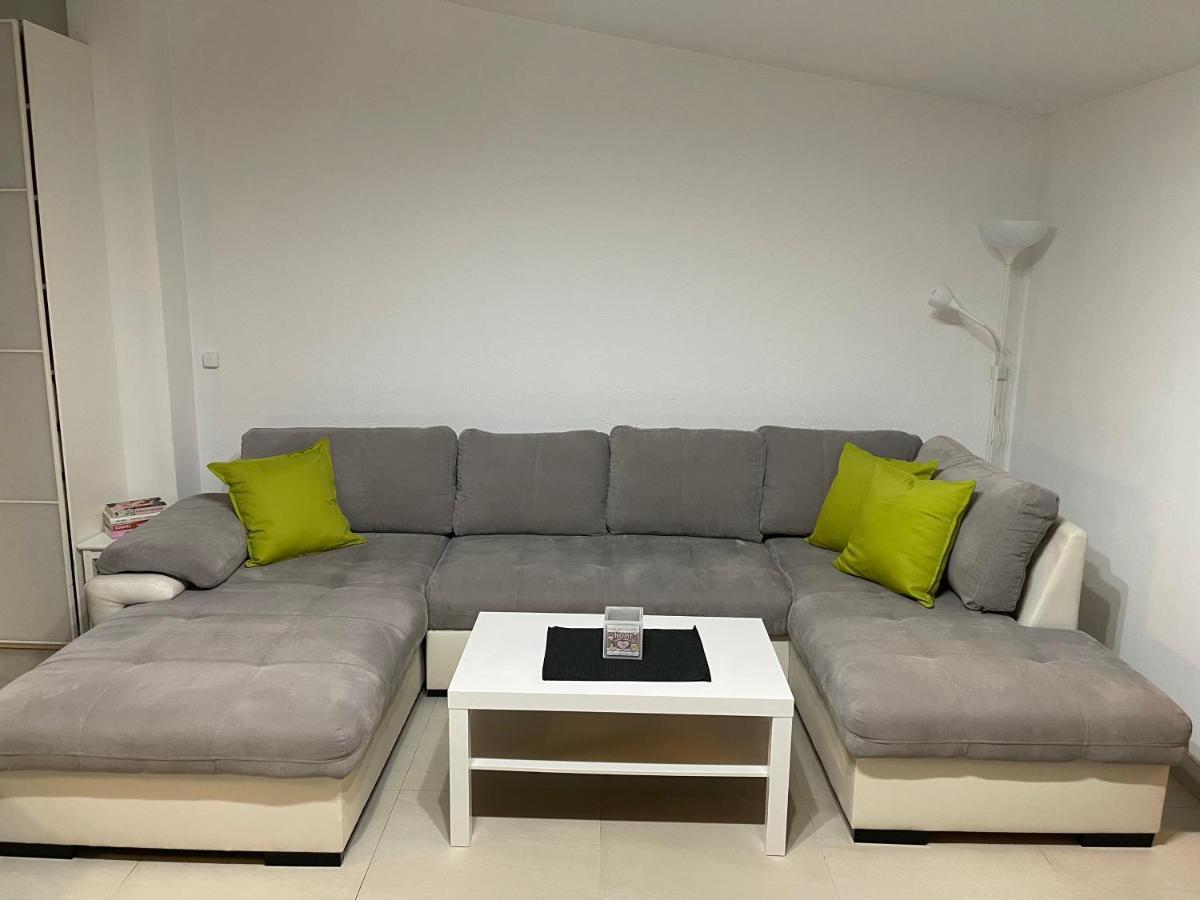 Apartament Rodzinny Ostrowiec Sw Островец-Свентокшиский Экстерьер фото